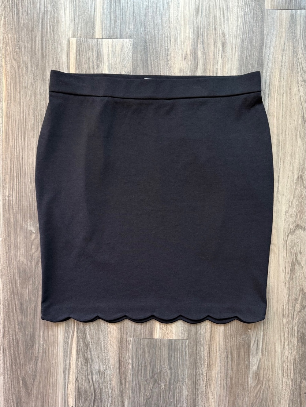 ELLE Elastic-Waist Scalloped Ponte Pencil Skirt in Black Size XL